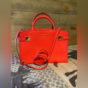 Michael Kors Medium Karla Satchel ❤️